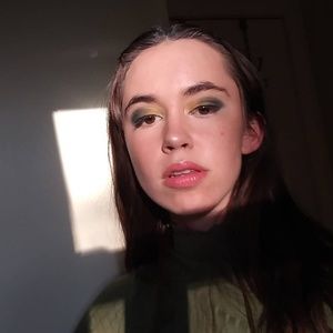 Meet your Posher, Monica